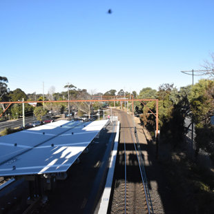 The 3642 hovers into sight at Blaxland