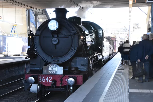 The 3642 on the platform at  Penrith